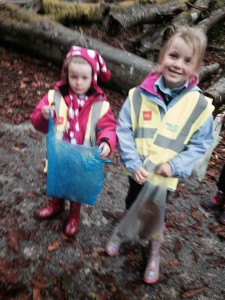 Isabelle and Lucie are busy collecting leaves